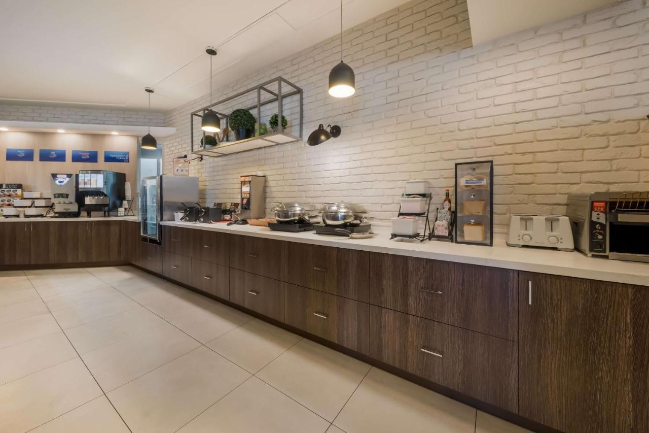 Best Western Belleville Bagian luar foto